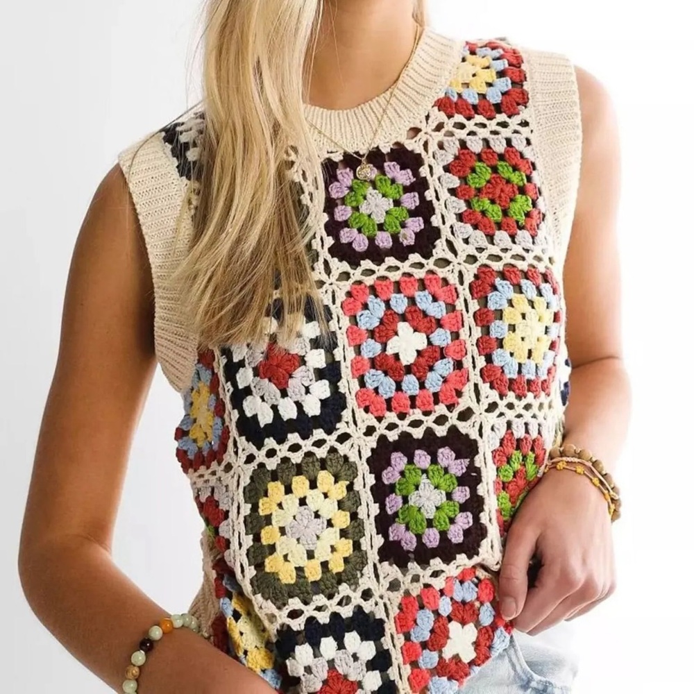 Gimmick sweater vest